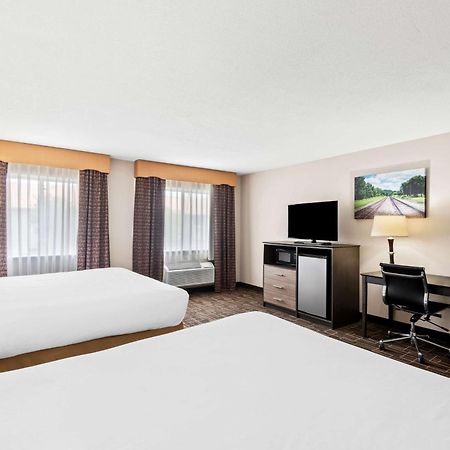 Best Western Airport Inn Молин Екстериор снимка