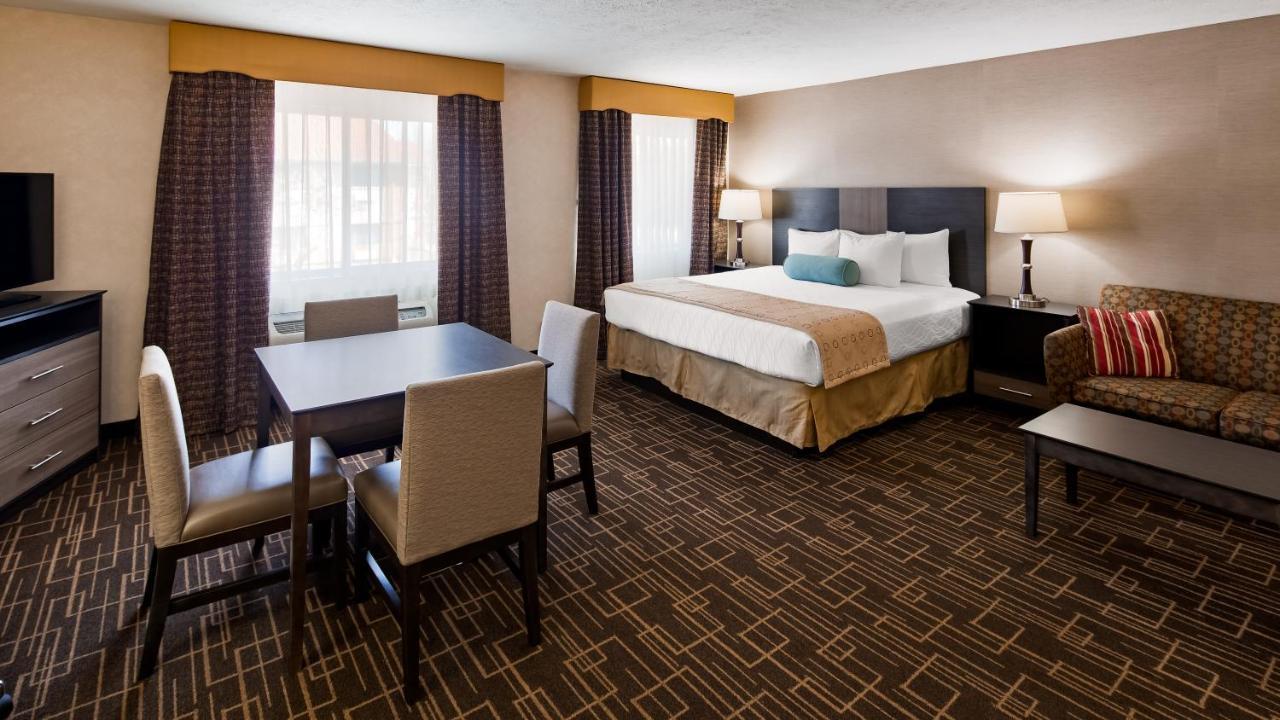 Best Western Airport Inn Молин Екстериор снимка