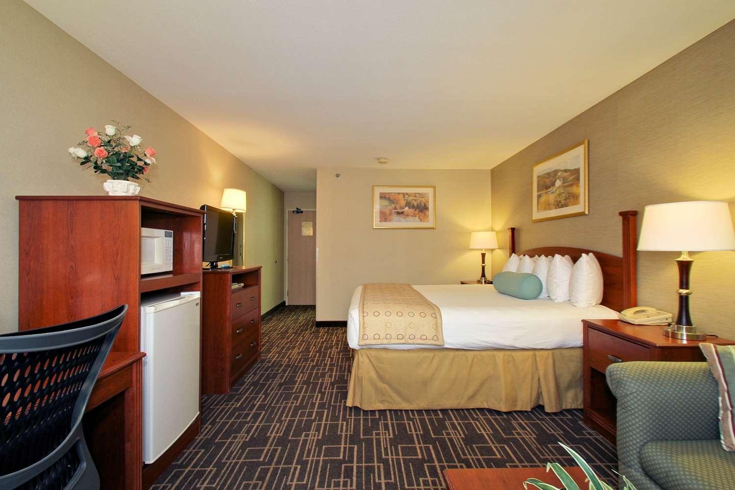 Best Western Airport Inn Молин Екстериор снимка