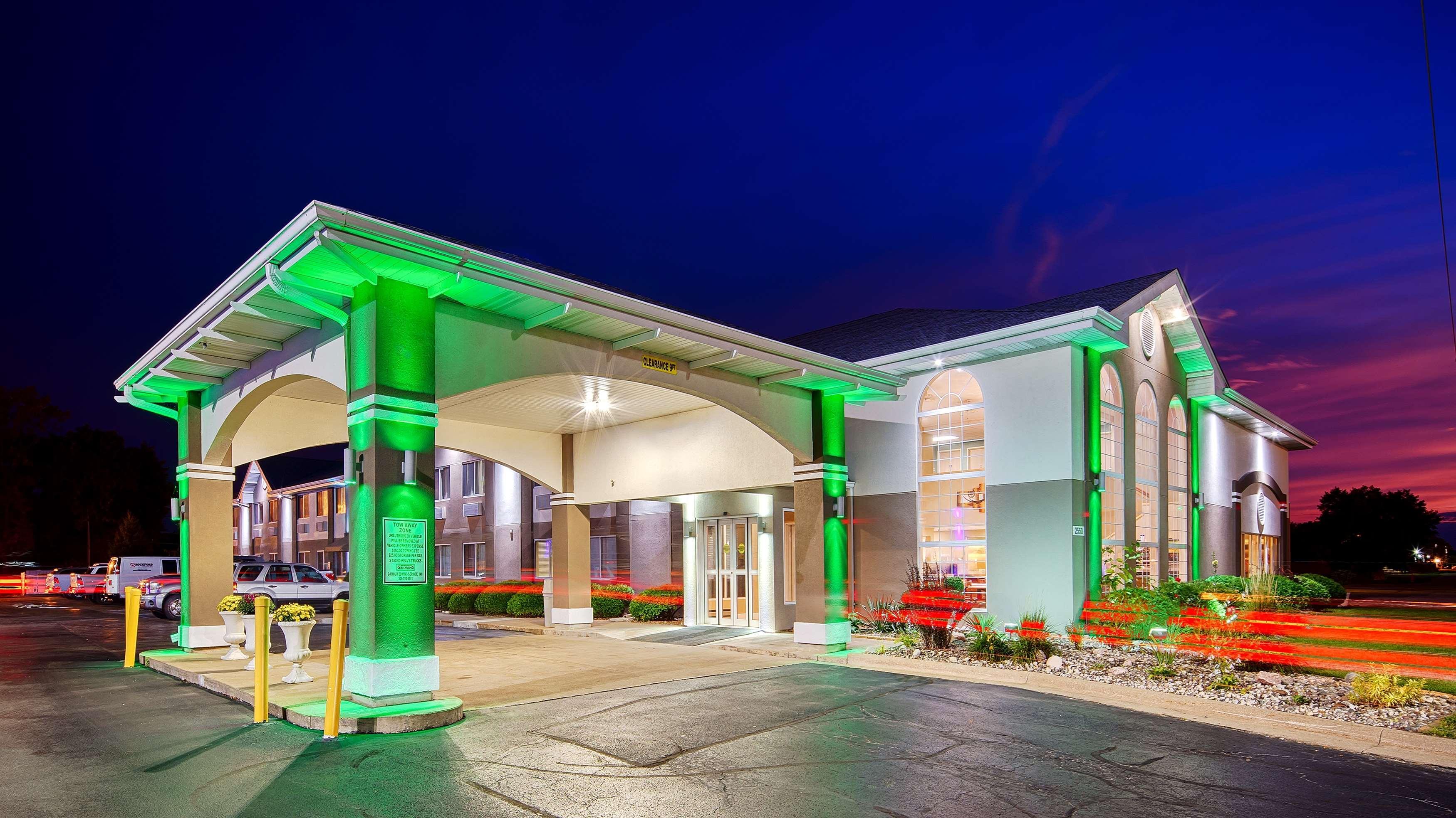 Best Western Airport Inn Молин Екстериор снимка