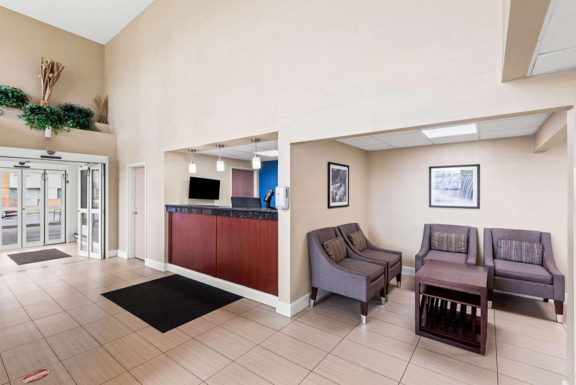 Best Western Airport Inn Молин Екстериор снимка